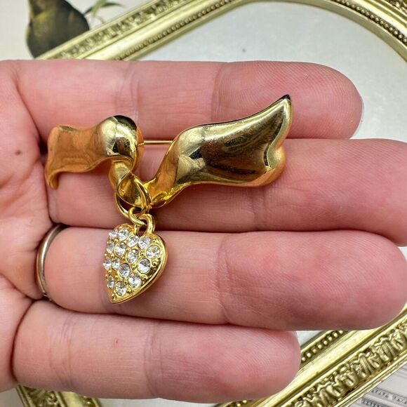Vintage Gold Tone Ribbon Dangling Heart Rhinestone Brooch Pin - Picture 3 of 5